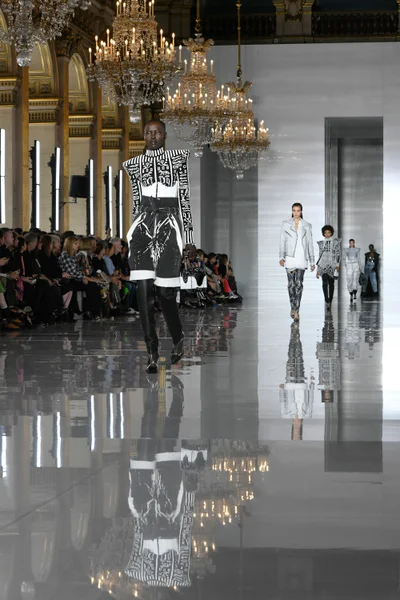 Look 12